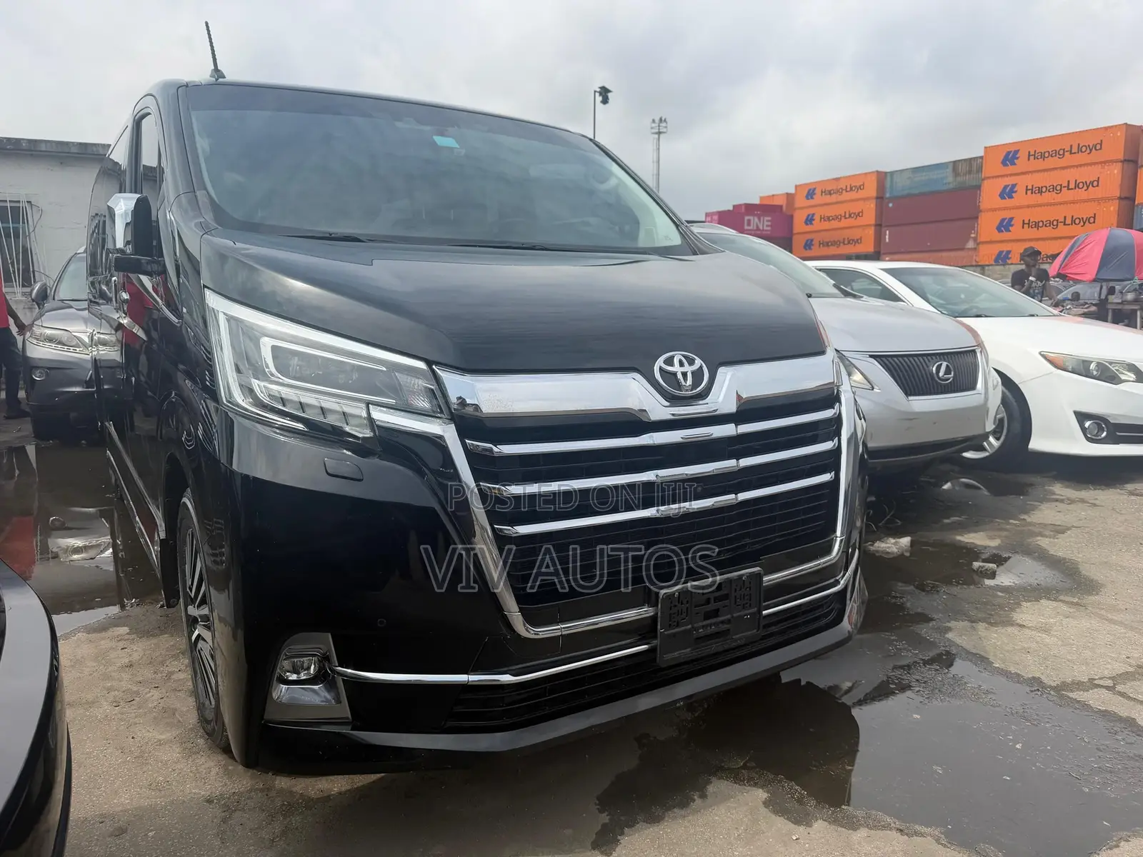 Toyota HiAce 2021 Black