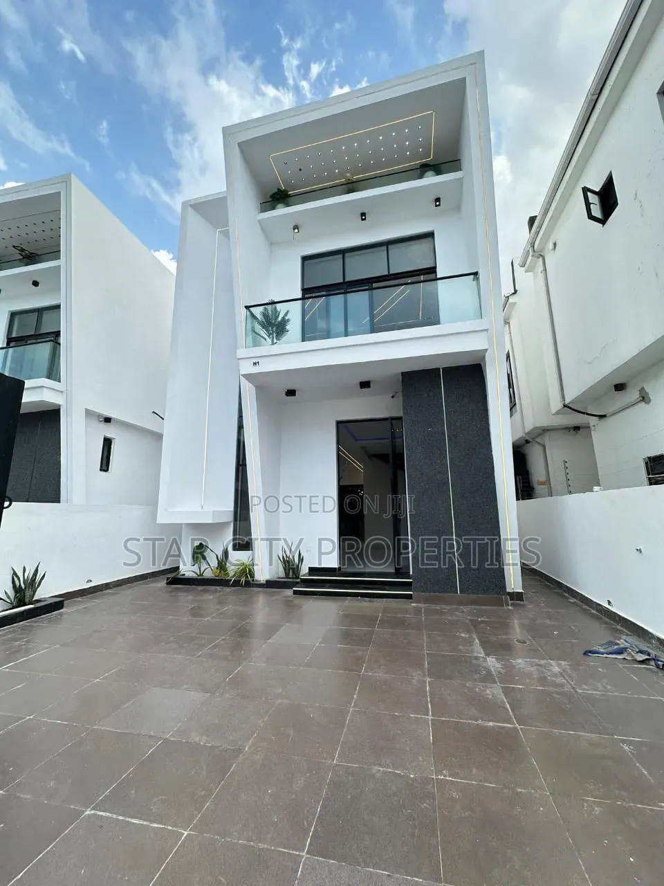 4bdrm Duplex in Lekki Lagos for sale