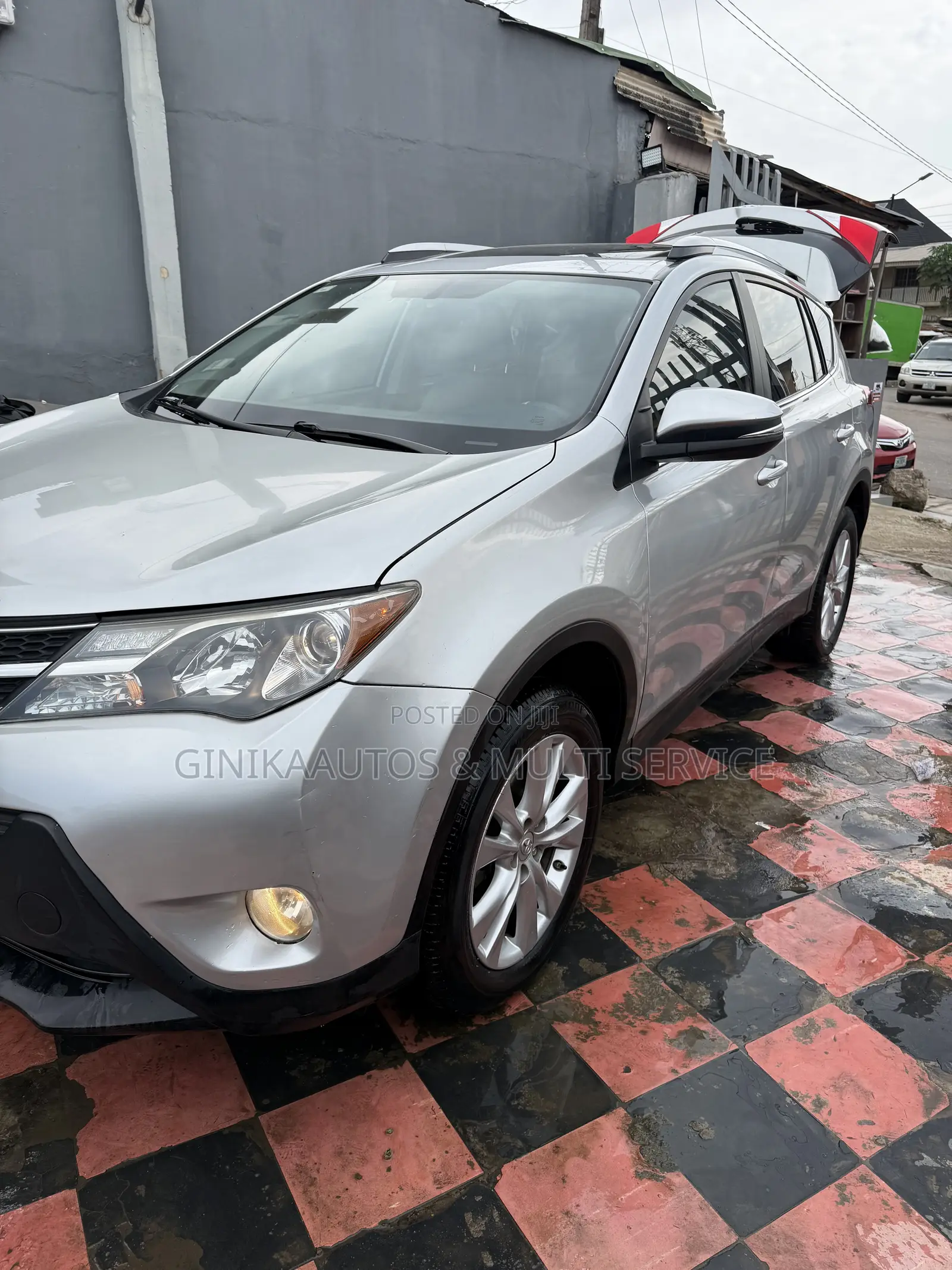 Toyota RAV4 Limited 4dr SUV (2.5L 4cyl 6A) 2015 Silver