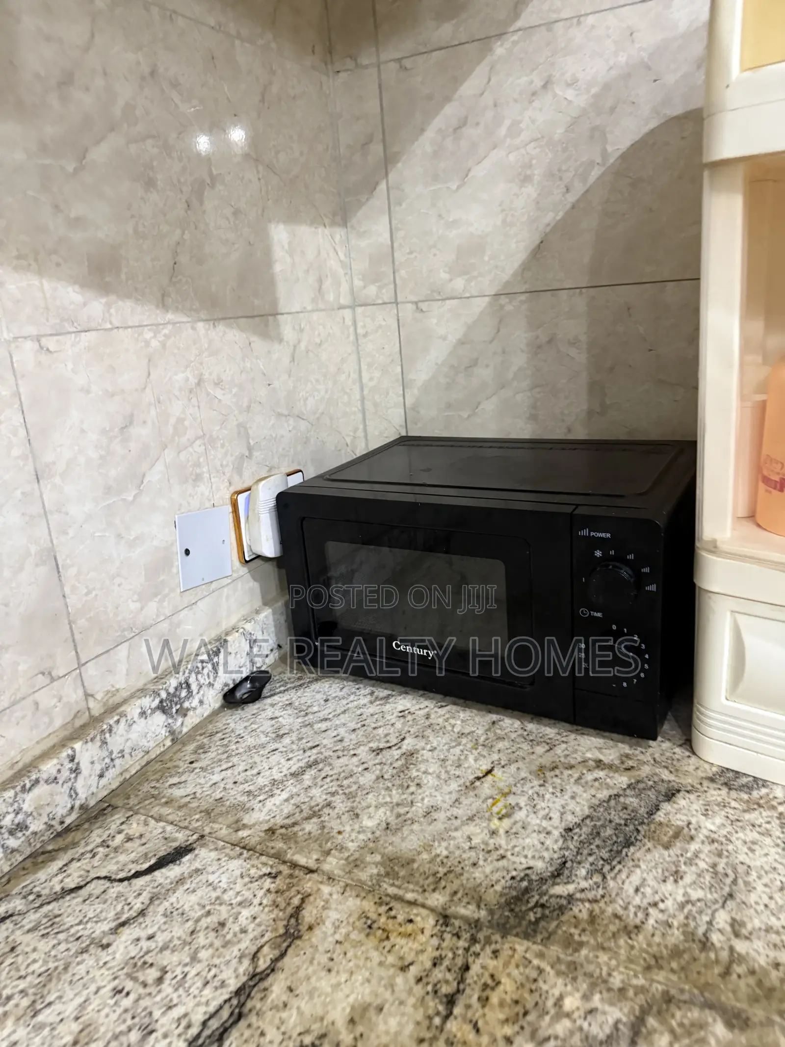 Furnished 4bdrm Townhouse / Terrace in Dantata, Life Camp for rent