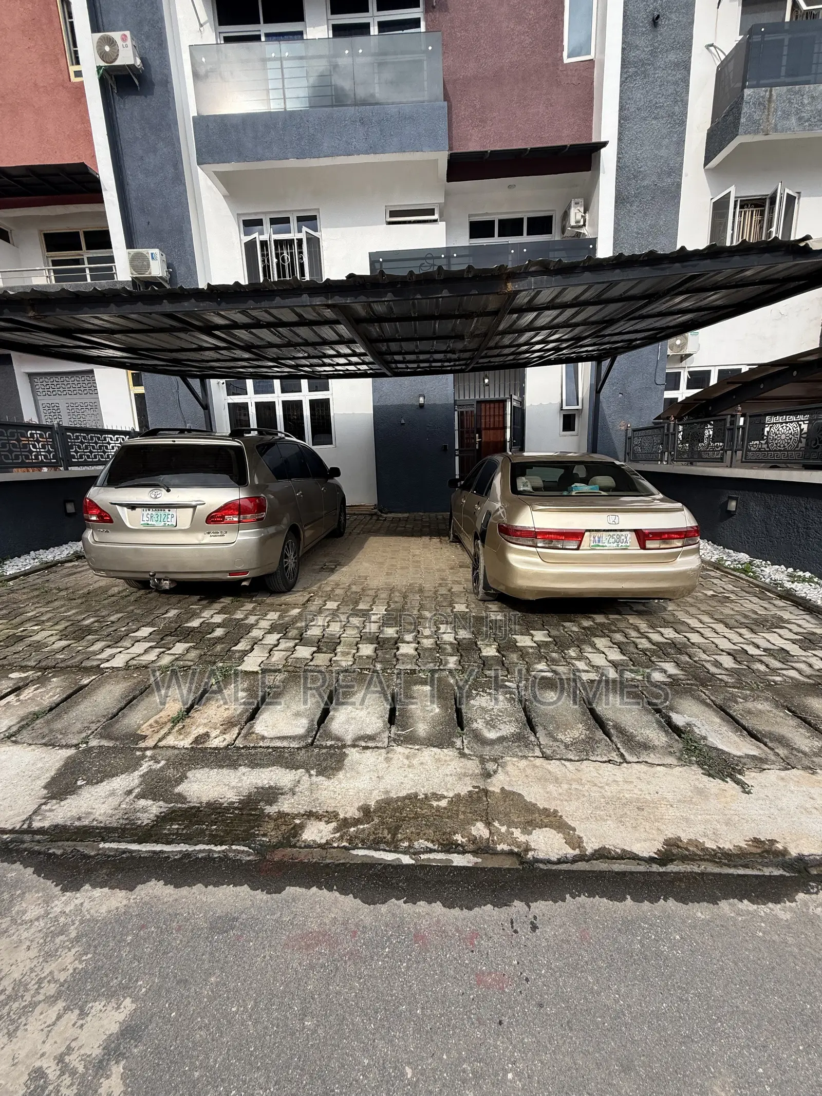 Furnished 4bdrm Townhouse / Terrace in Dantata, Life Camp for rent
