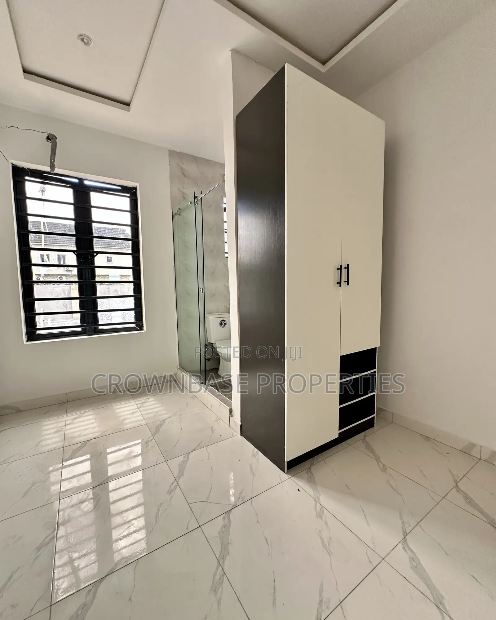 4bdrm Duplex in Ogombo for sale
