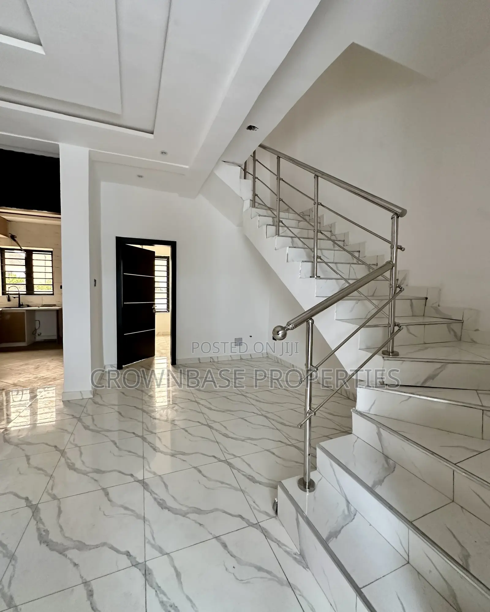 4bdrm Duplex in Ogombo for sale
