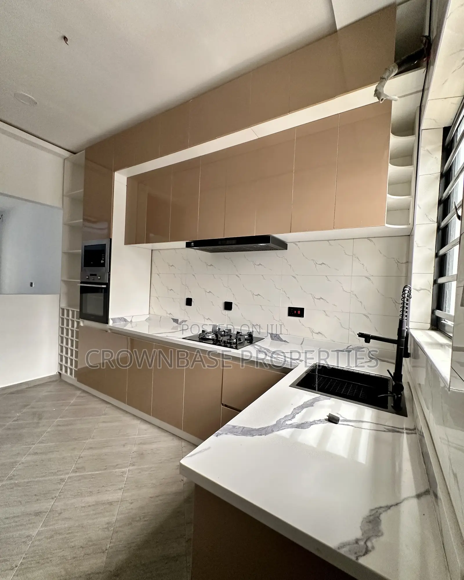 4bdrm Duplex in Ogombo for sale