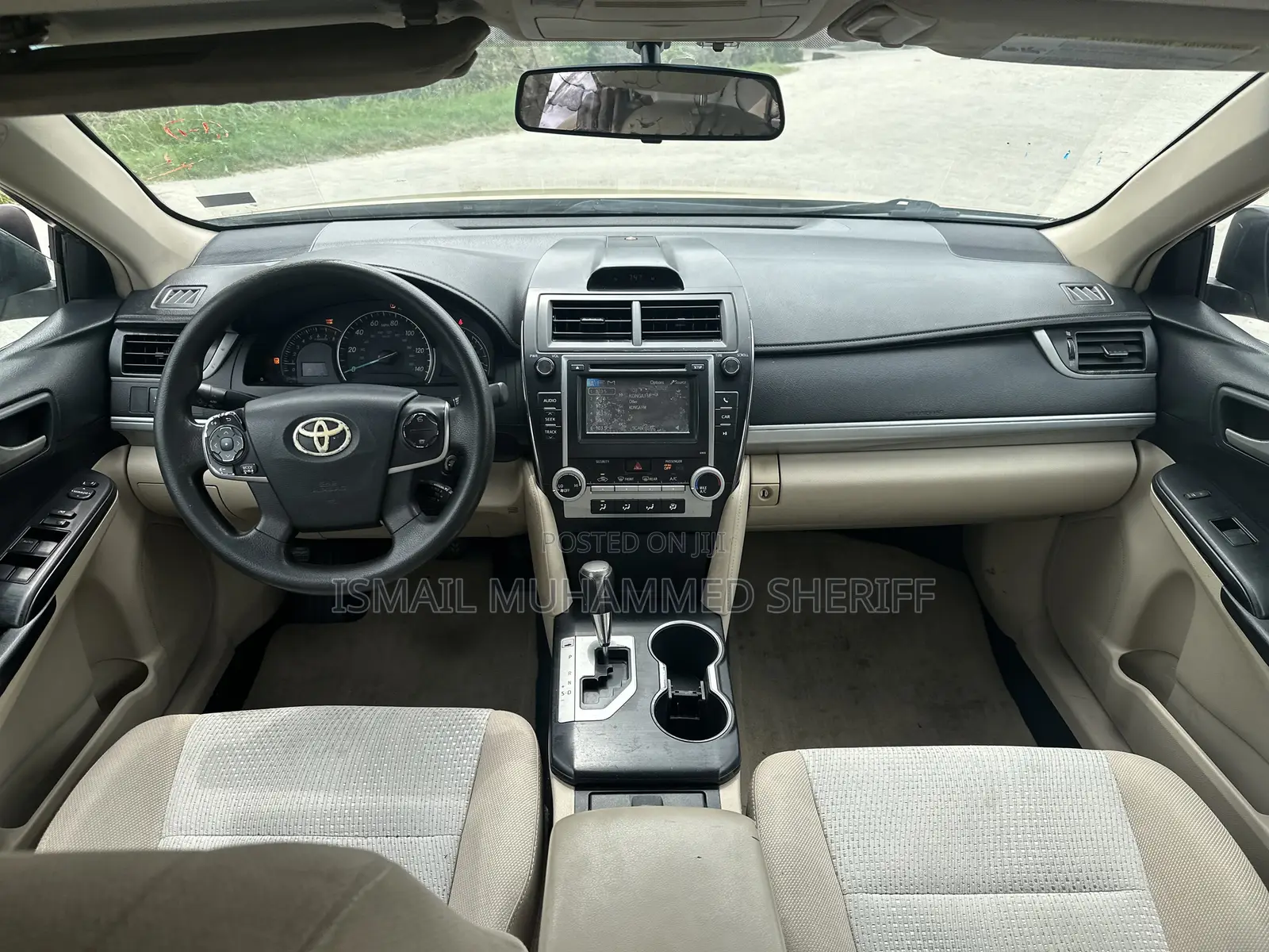 Toyota Camry LE 4dr Sedan (2.5L 4cyl 6A) 2012 Gold