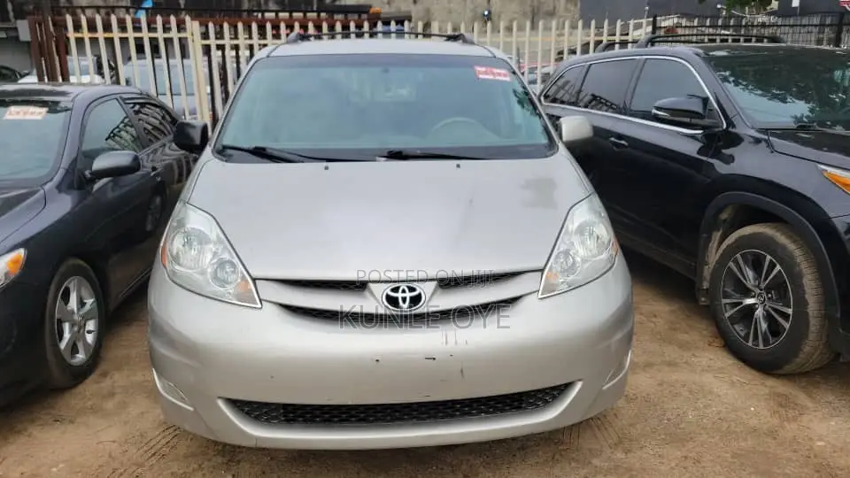 Toyota Sienna XLE 2008 Beige