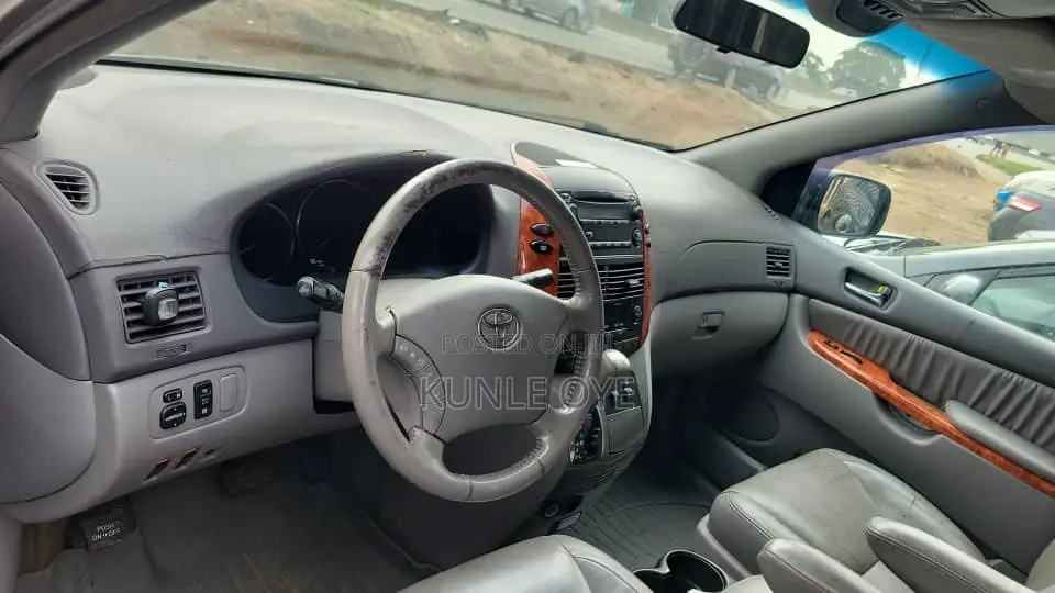 Toyota Sienna XLE 2008 Beige