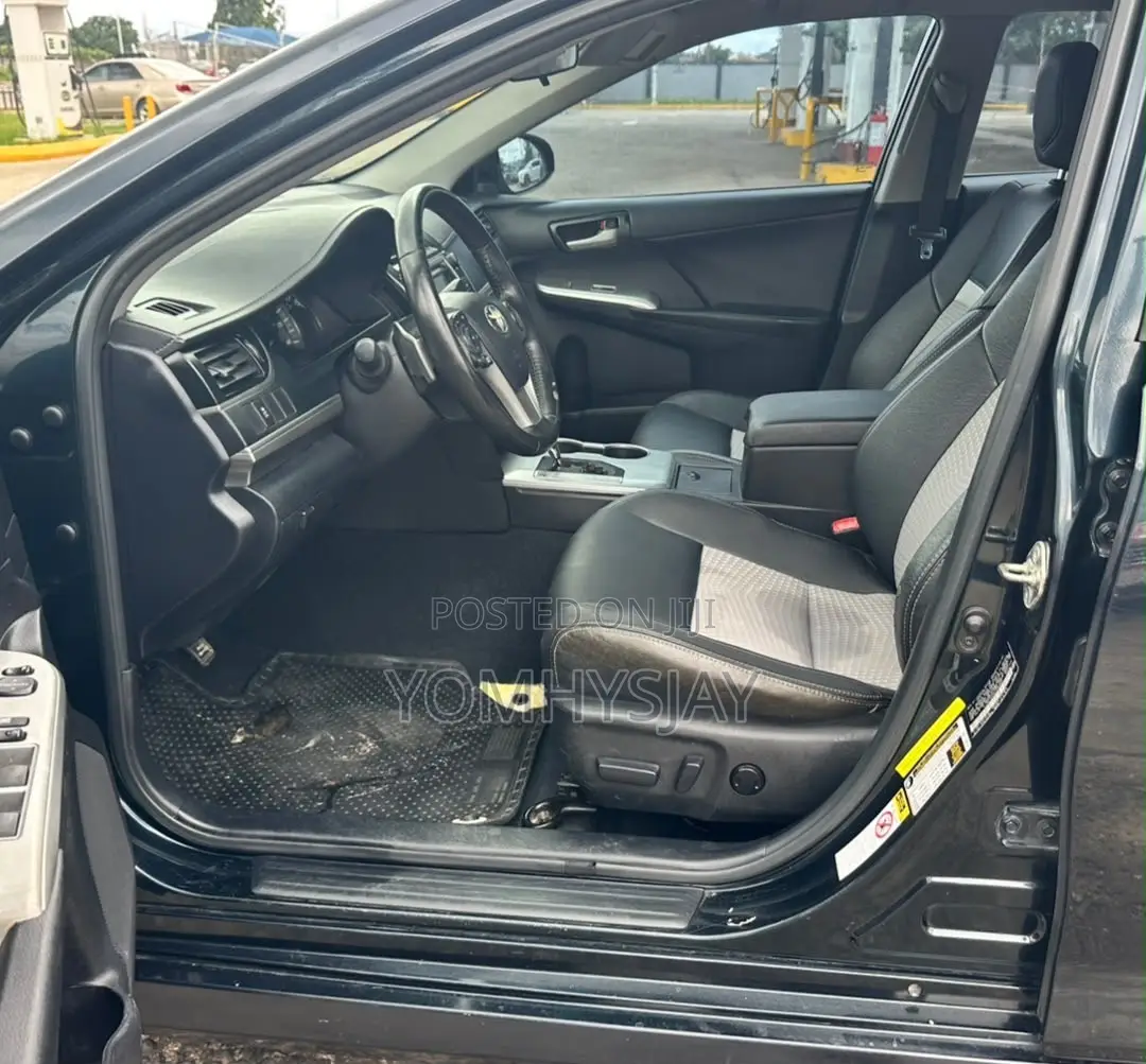Toyota Camry SE 4dr Sedan (2.5L 4cyl 6A) 2014
