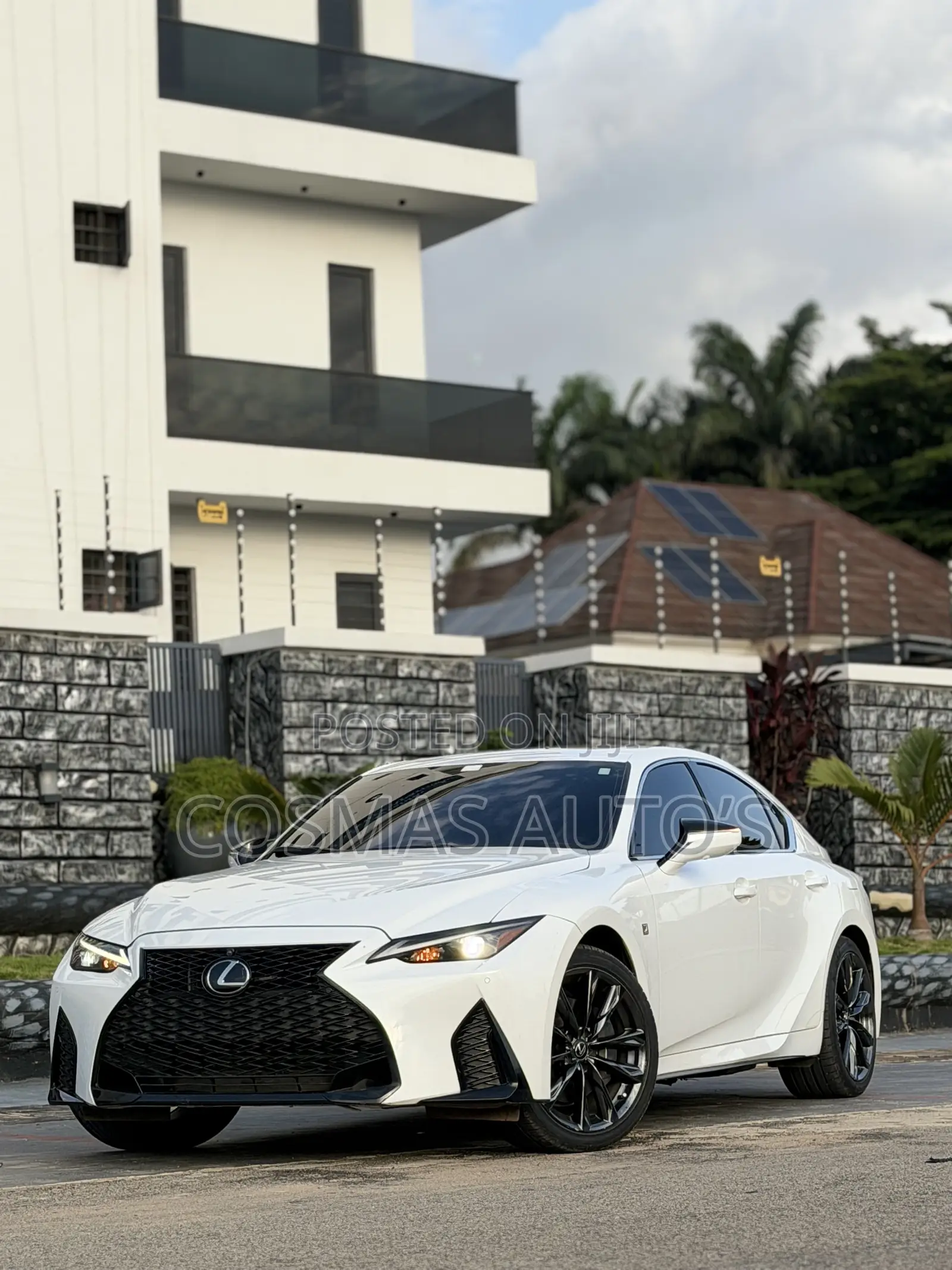 Lexus IS 350 F SPORT Design AWD 2023 Off white