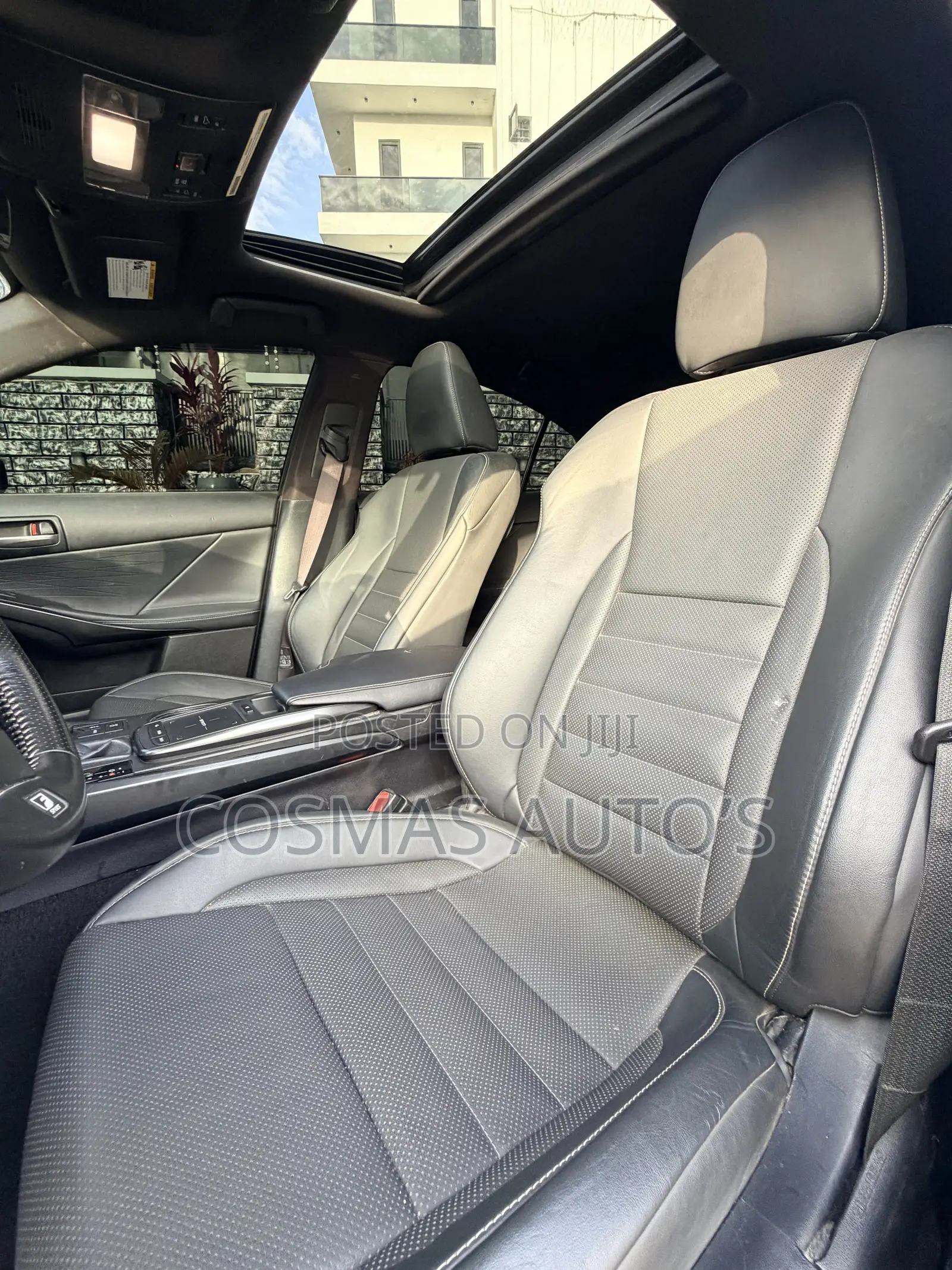 Lexus IS 350 F SPORT Design AWD 2023 Off white