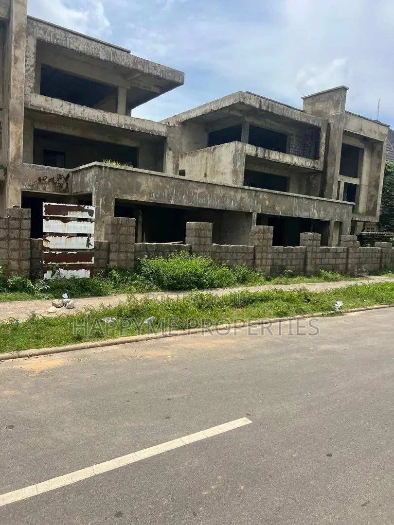 6bdrm Duplex in Asokoro for sale