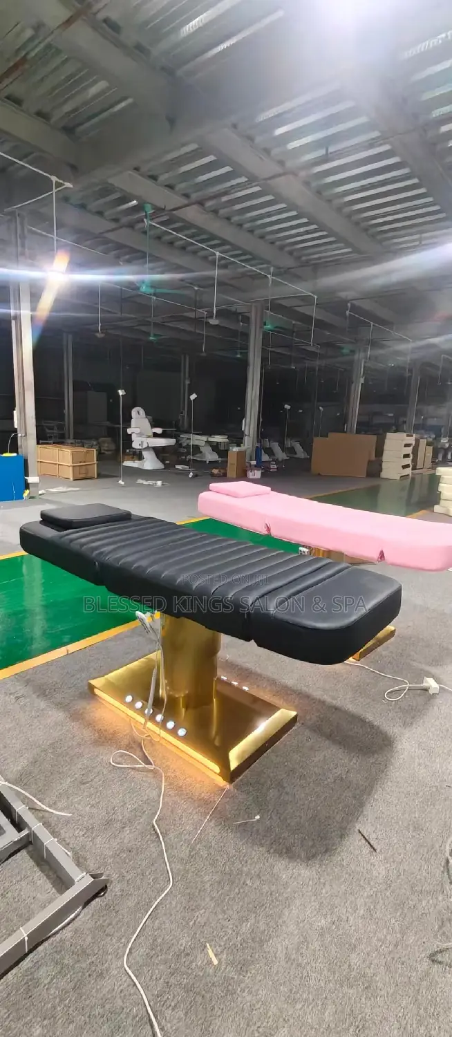 A Facial Therapy Bed