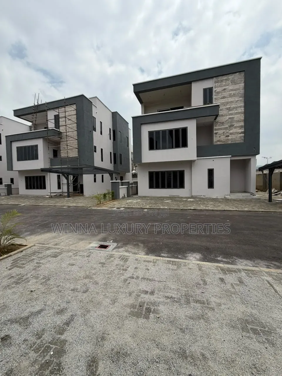 6bdrm Duplex in Katampe for sale