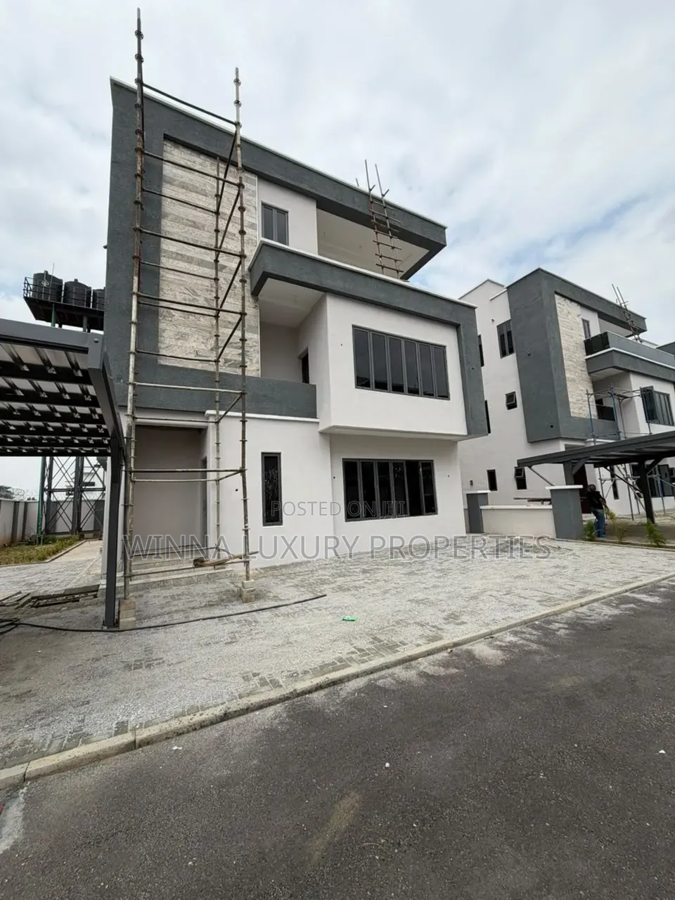 6bdrm Duplex in Katampe for sale