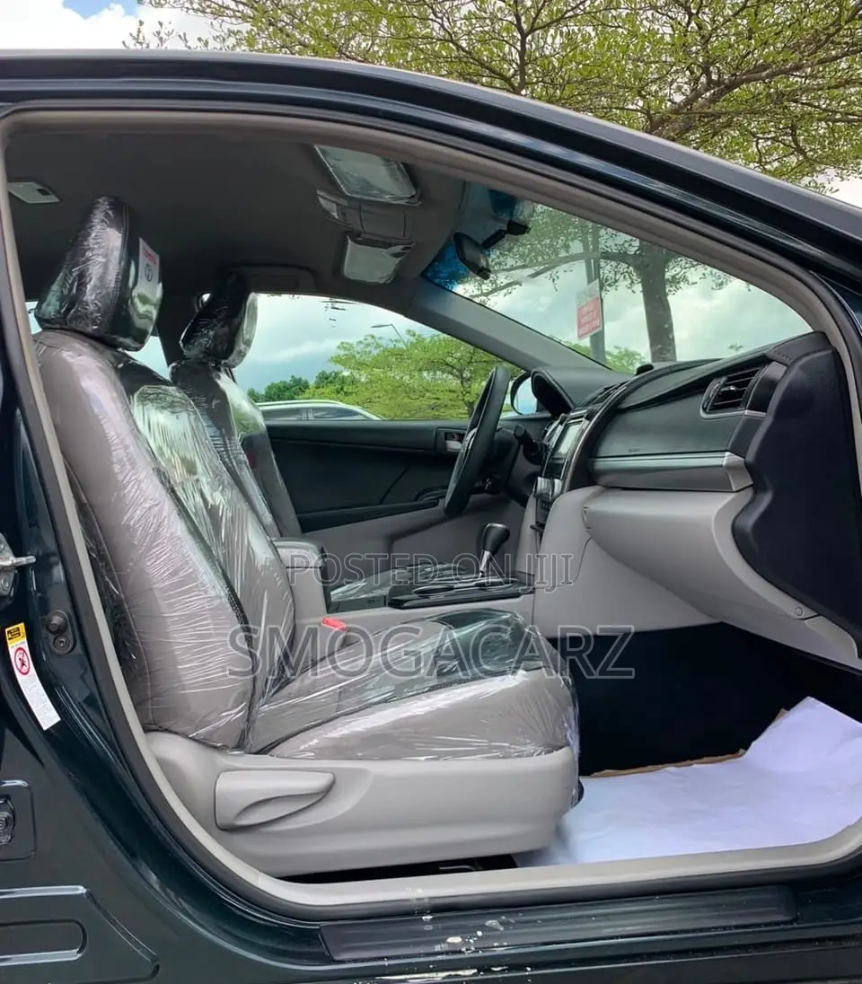 Toyota Camry LE 4dr Sedan (2.5L 4cyl 6A) 2013