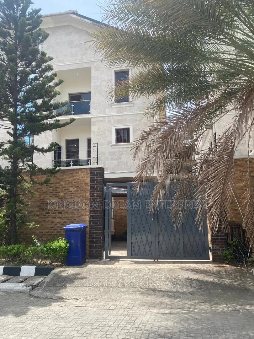 4bdrm House in Mojisola Onikoyi for rent