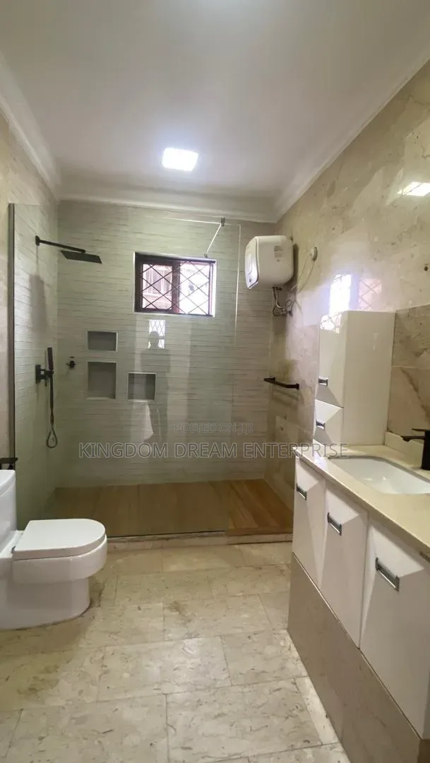 4bdrm House in Mojisola Onikoyi for rent