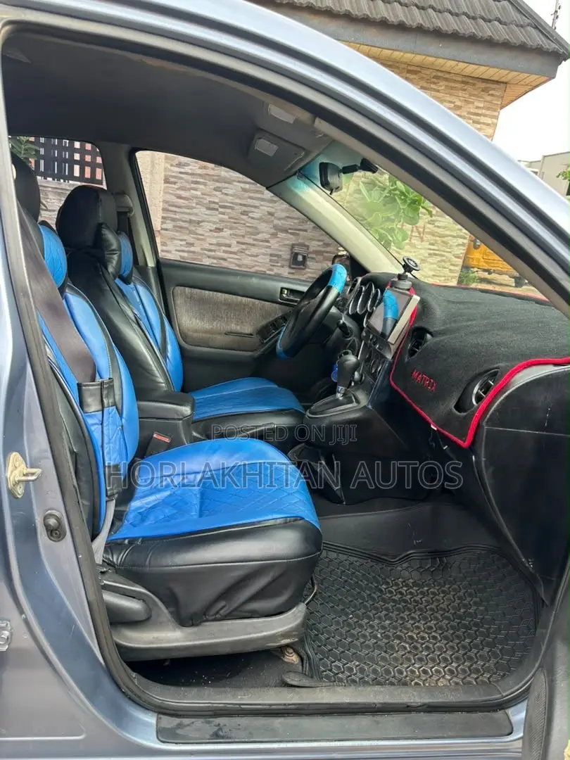 Toyota Matrix Hatchback AWD (1.8L 4cyl 4A) 2005 Blue
