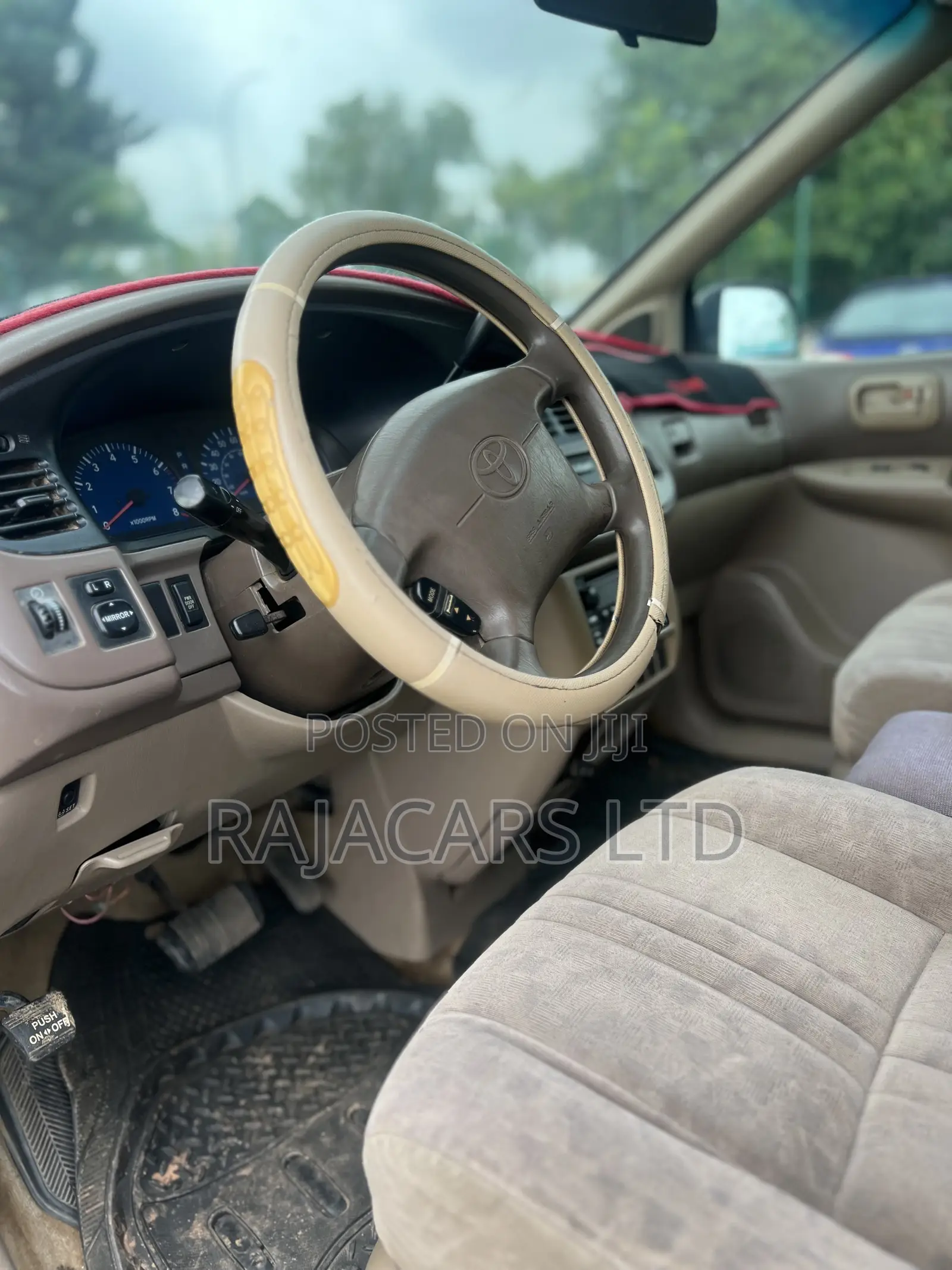 Toyota Sienna LE 2001 Gold