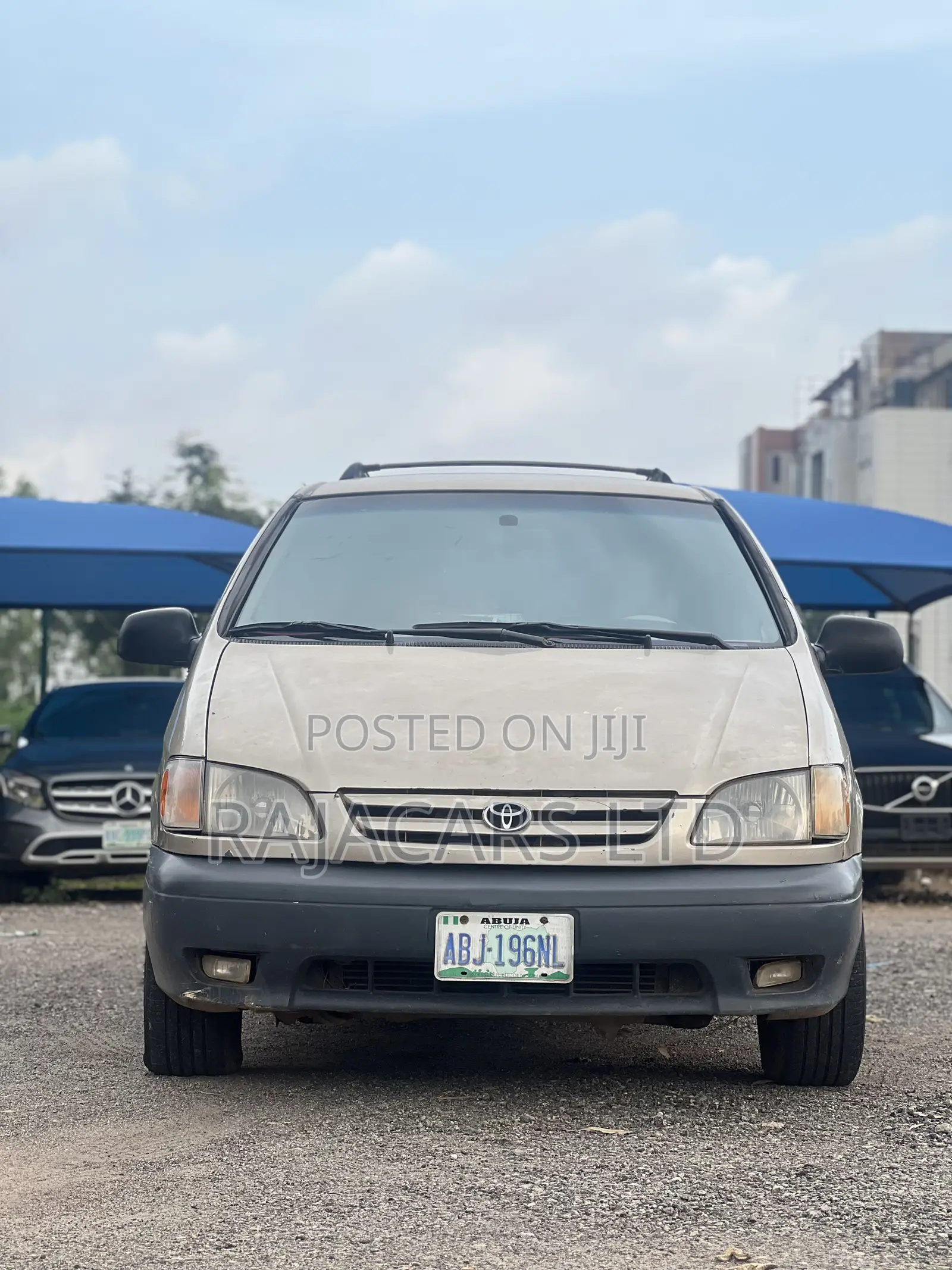 Toyota Sienna LE 2001 Gold