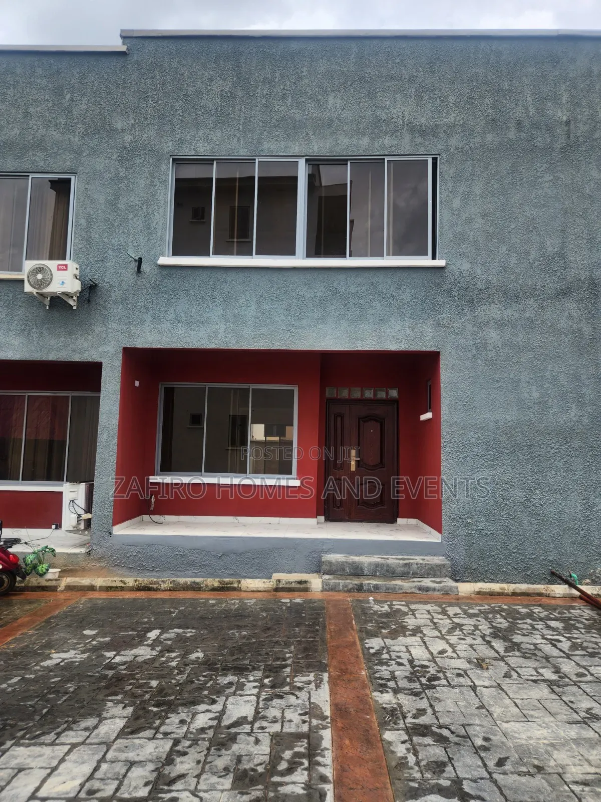 3bdrm Duplex in Off Awolowo Road, for sale