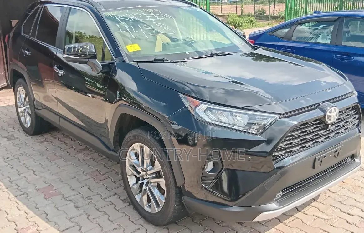 Toyota RAV4 Limited 2021 Matt Black