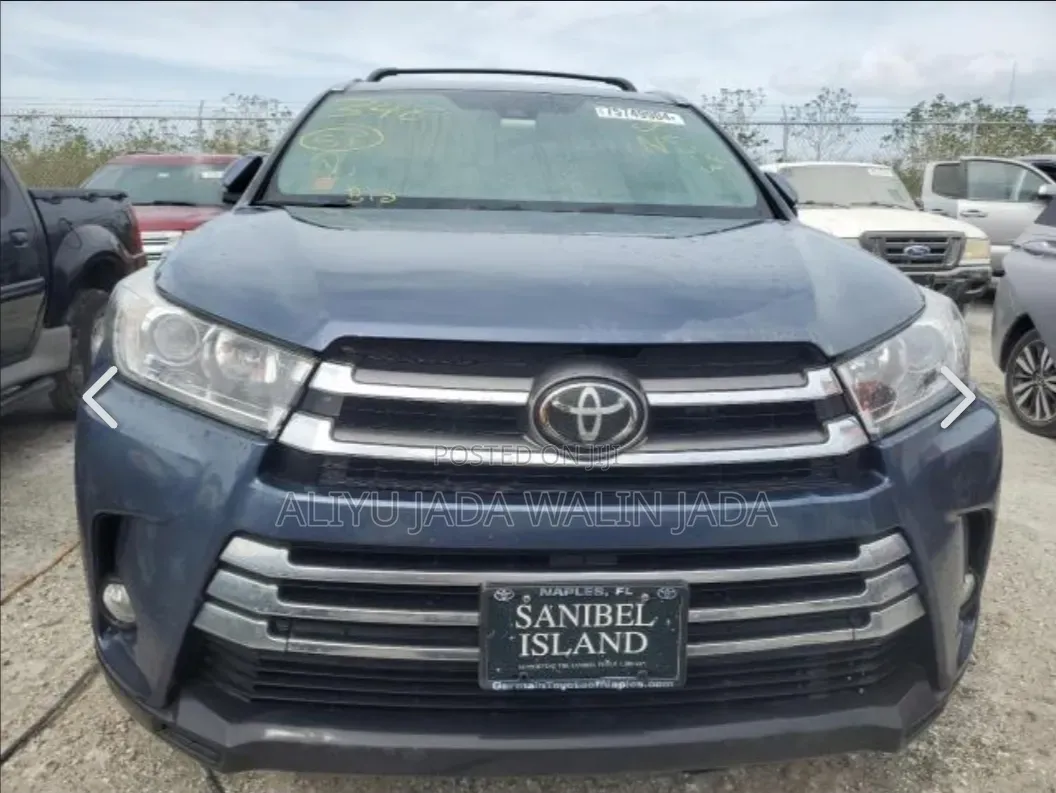 Toyota Highlander 2018 Blue