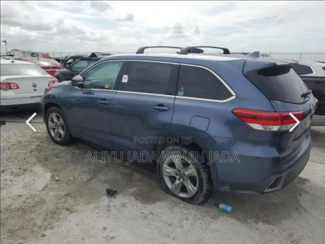 Toyota Highlander 2018 Blue