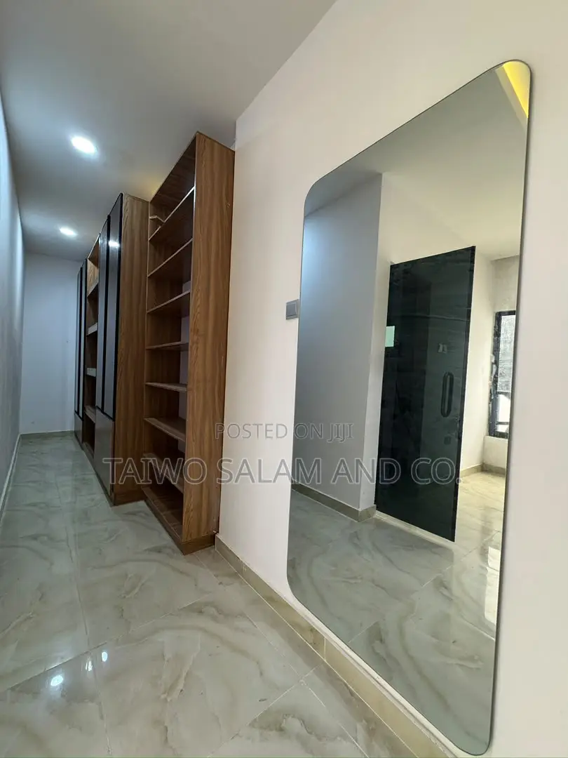 4bdrm Duplex in Alalubosa for sale