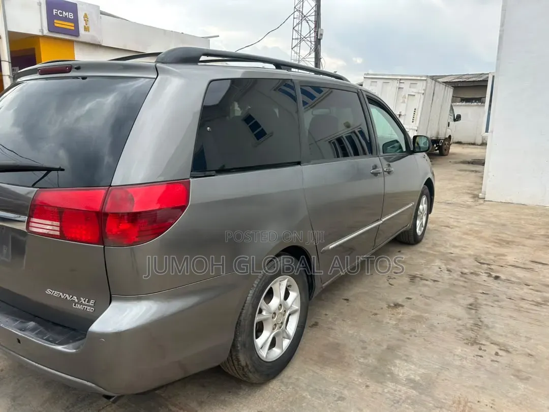 Toyota Sienna XLE Limited AWD (3.3L V6 5A) 2004 Gray