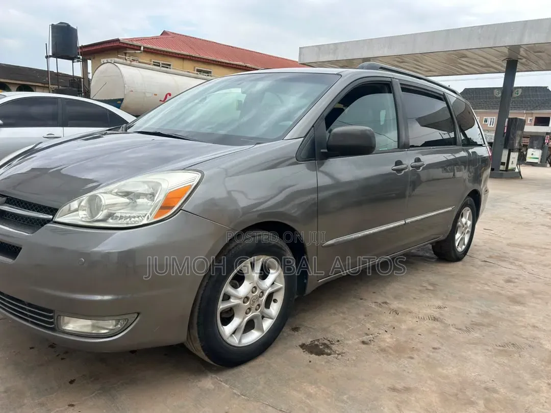 Toyota Sienna XLE Limited AWD (3.3L V6 5A) 2004 Gray