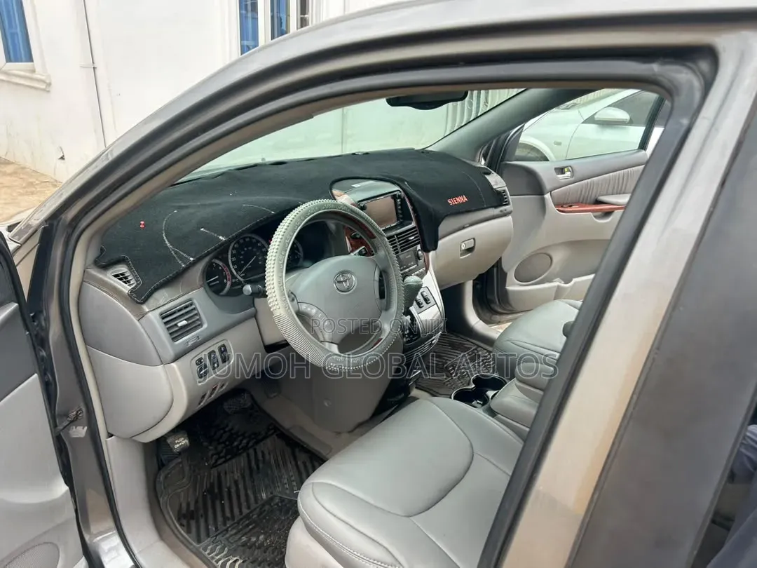 Toyota Sienna XLE Limited AWD (3.3L V6 5A) 2004 Gray