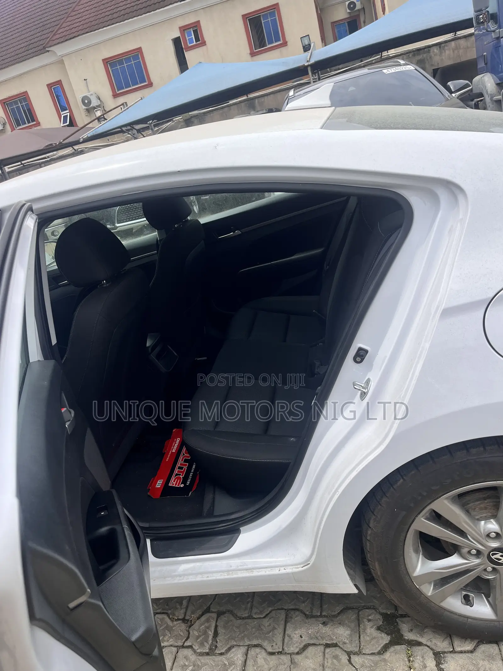 Hyundai Elantra 2017 White