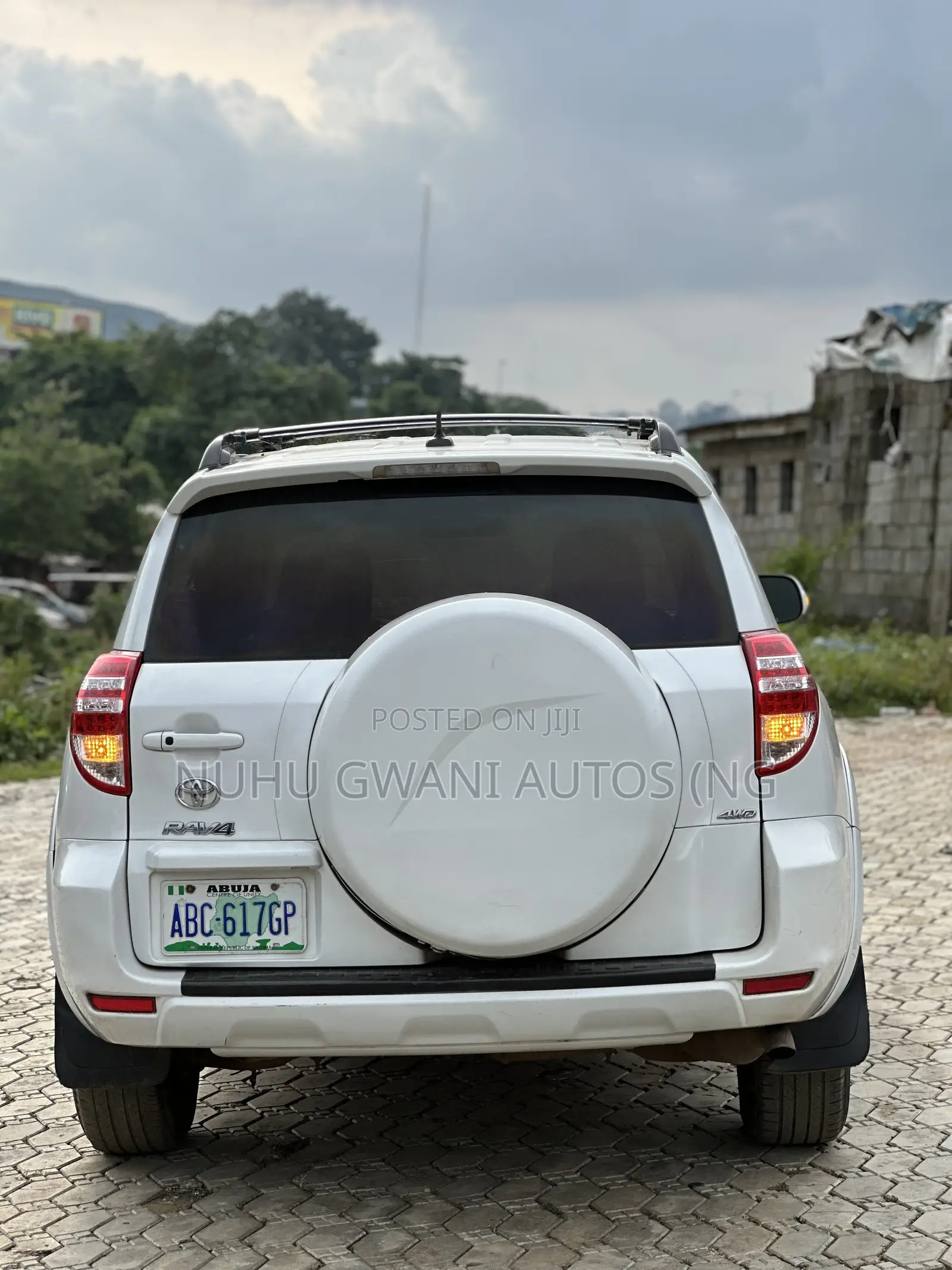 Toyota RAV4 2.5 Limited 2010 White