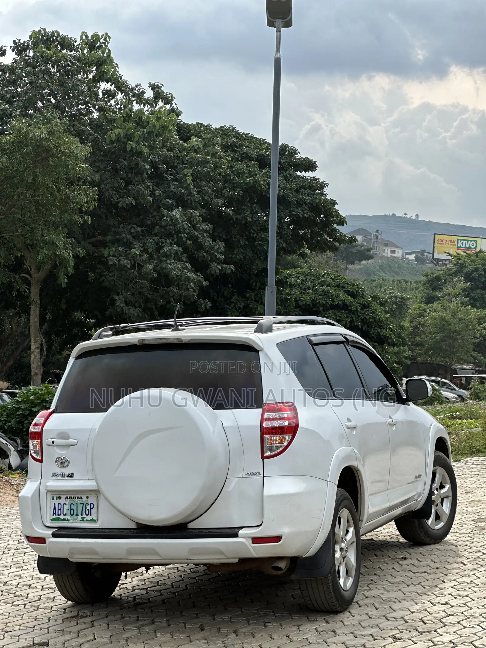 Toyota RAV4 2.5 Limited 2010 White