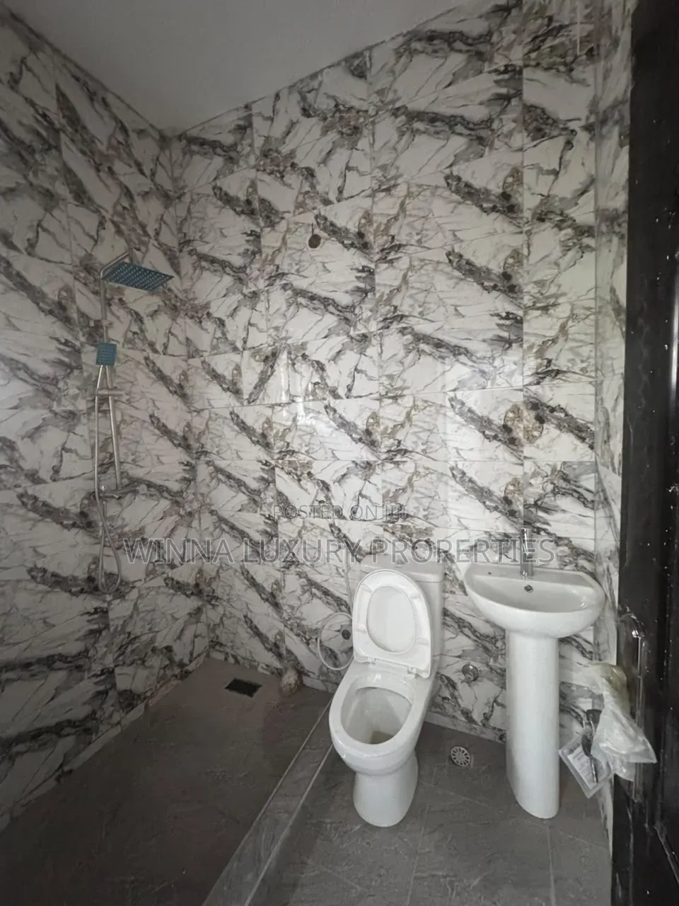 2bdrm Apartment in Von Axis, Lugbe District for rent