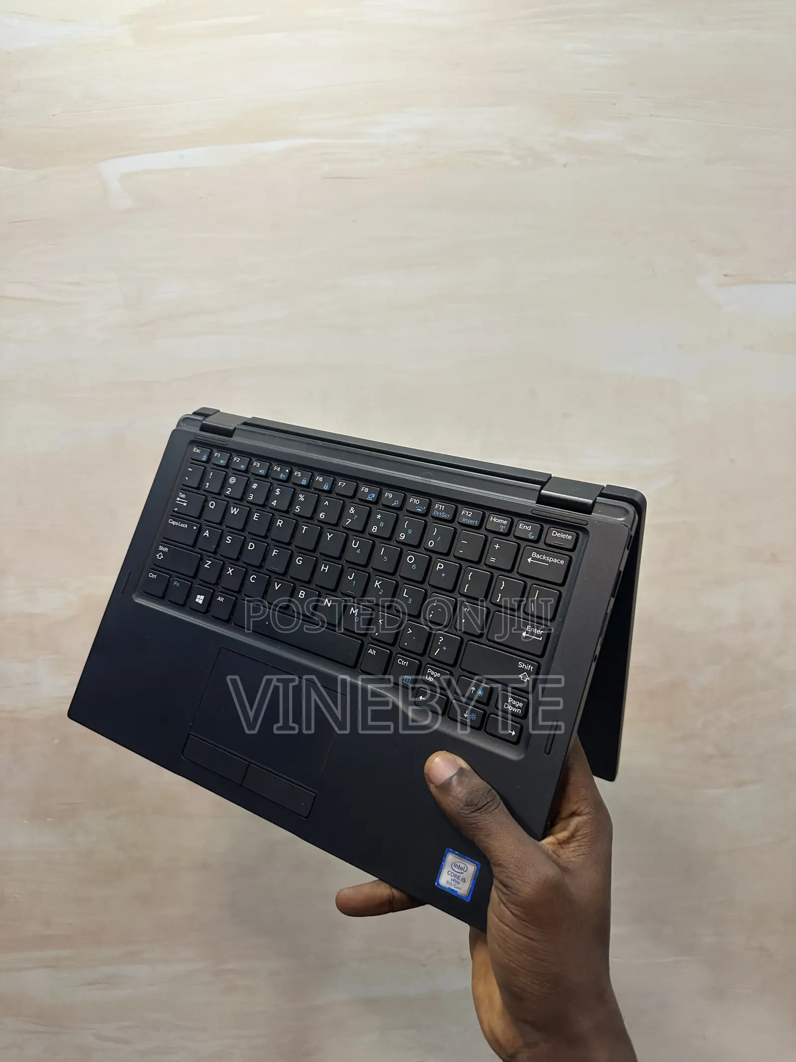 Laptop Dell Latitude 7390 2-in-1 8GB Intel Core i5 SSD 256GB