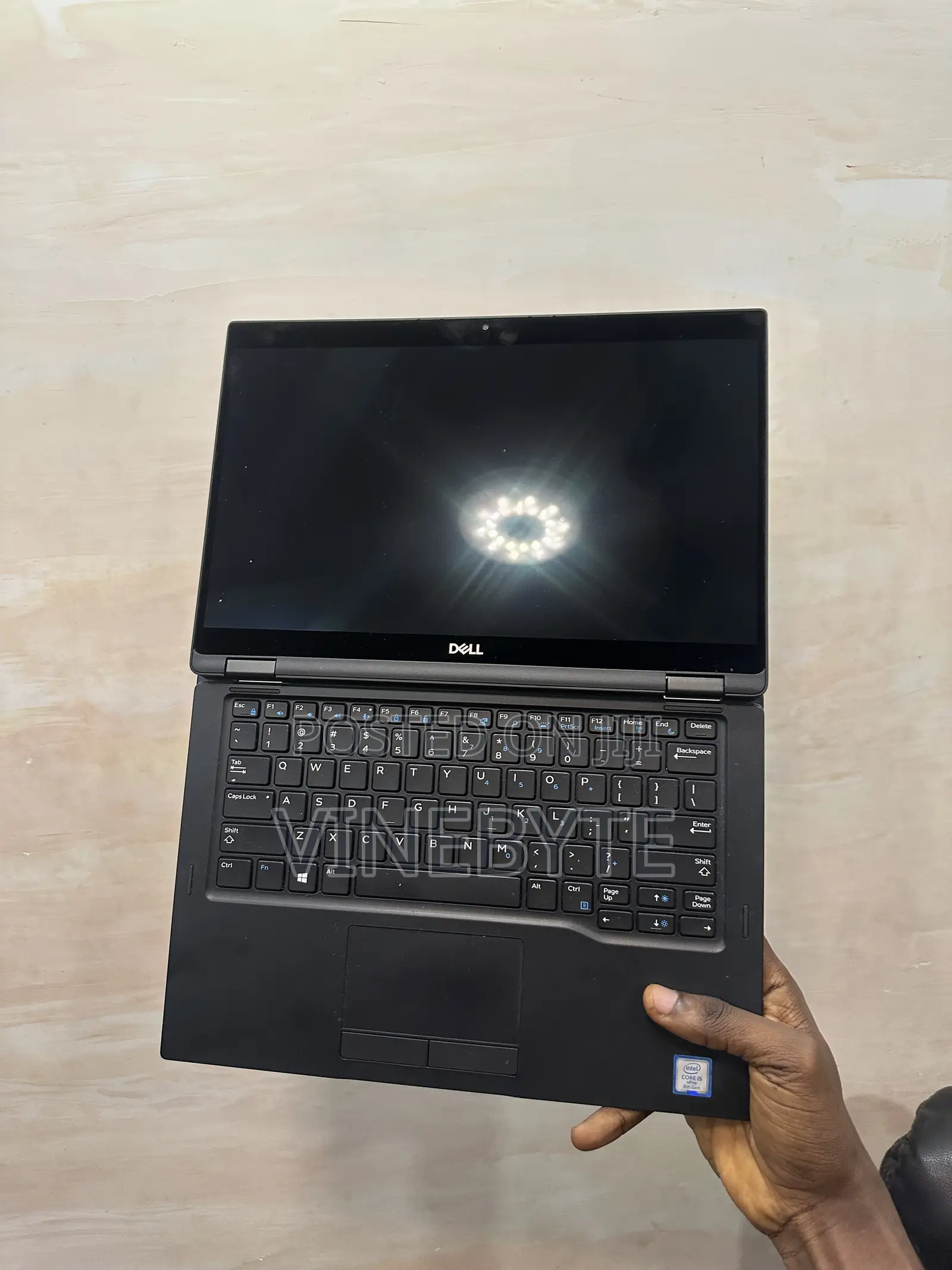 Laptop Dell Latitude 7390 2-in-1 8GB Intel Core i5 SSD 256GB