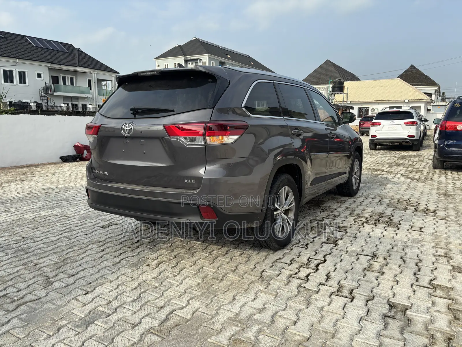 Toyota Highlander XLE 4dr SUV AWD (3.5L 6cyl 6A) 2015 Gray
