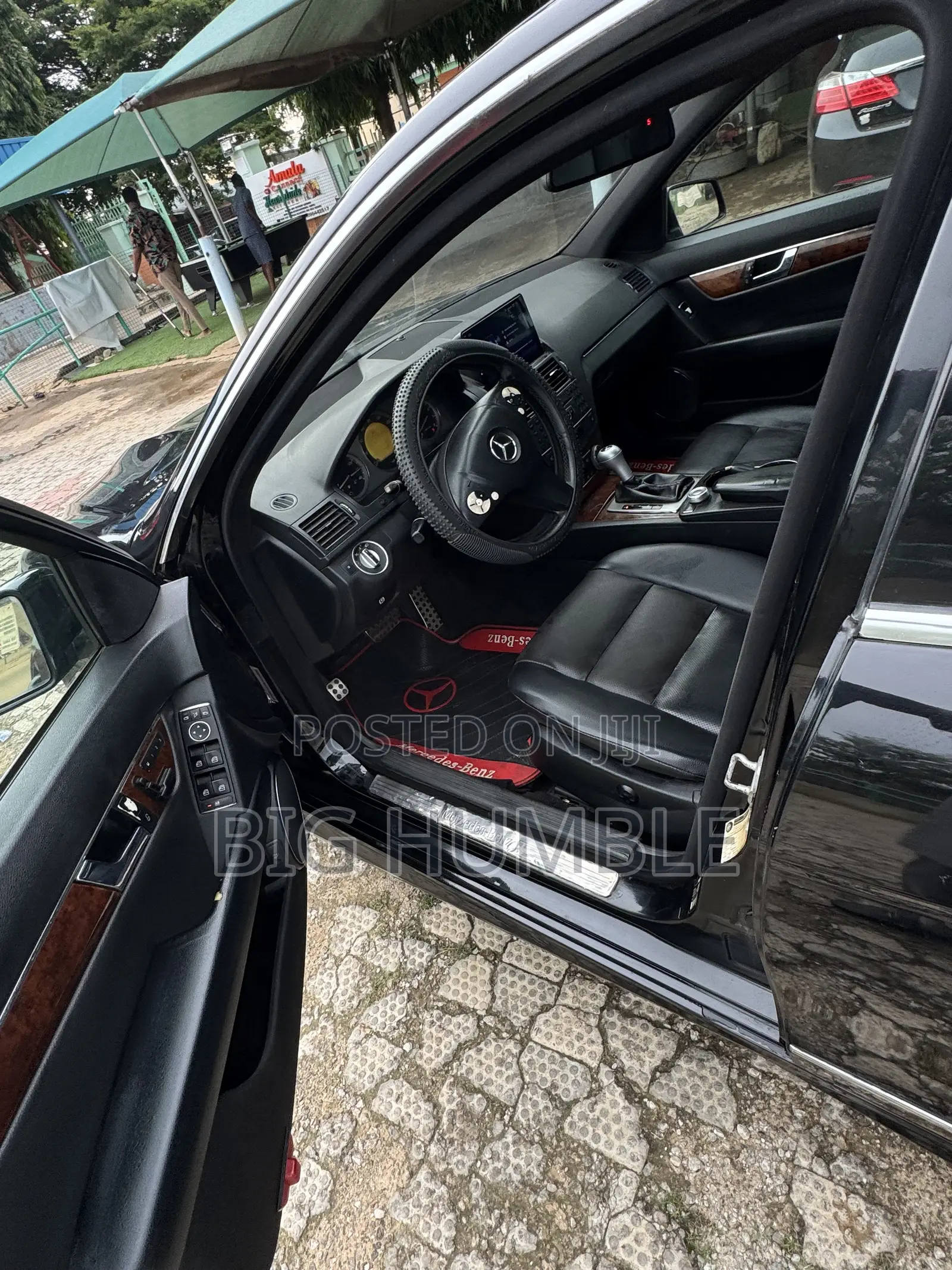 Mercedes-Benz C300 2011 Black