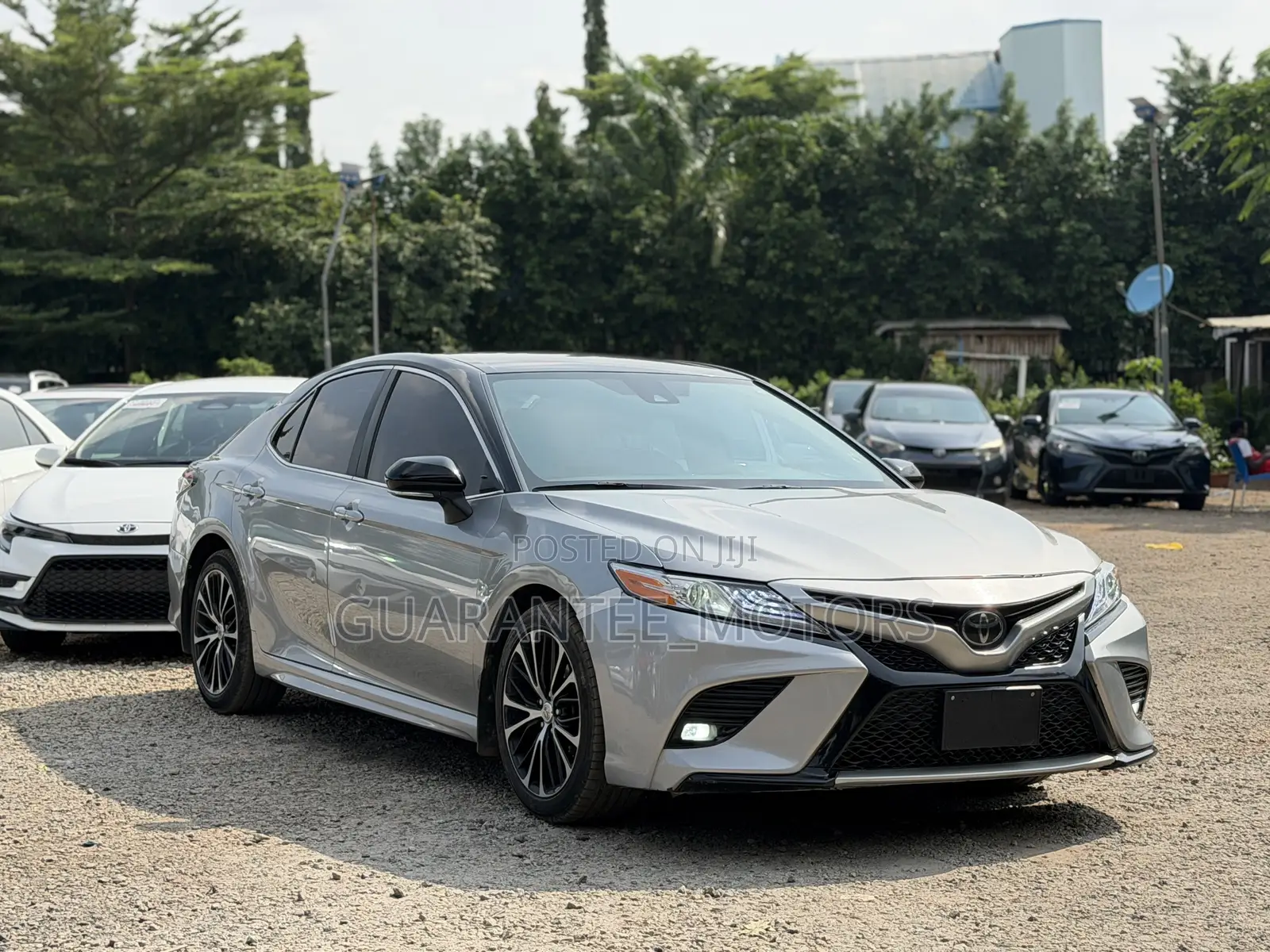 Toyota Camry 2018 Silver