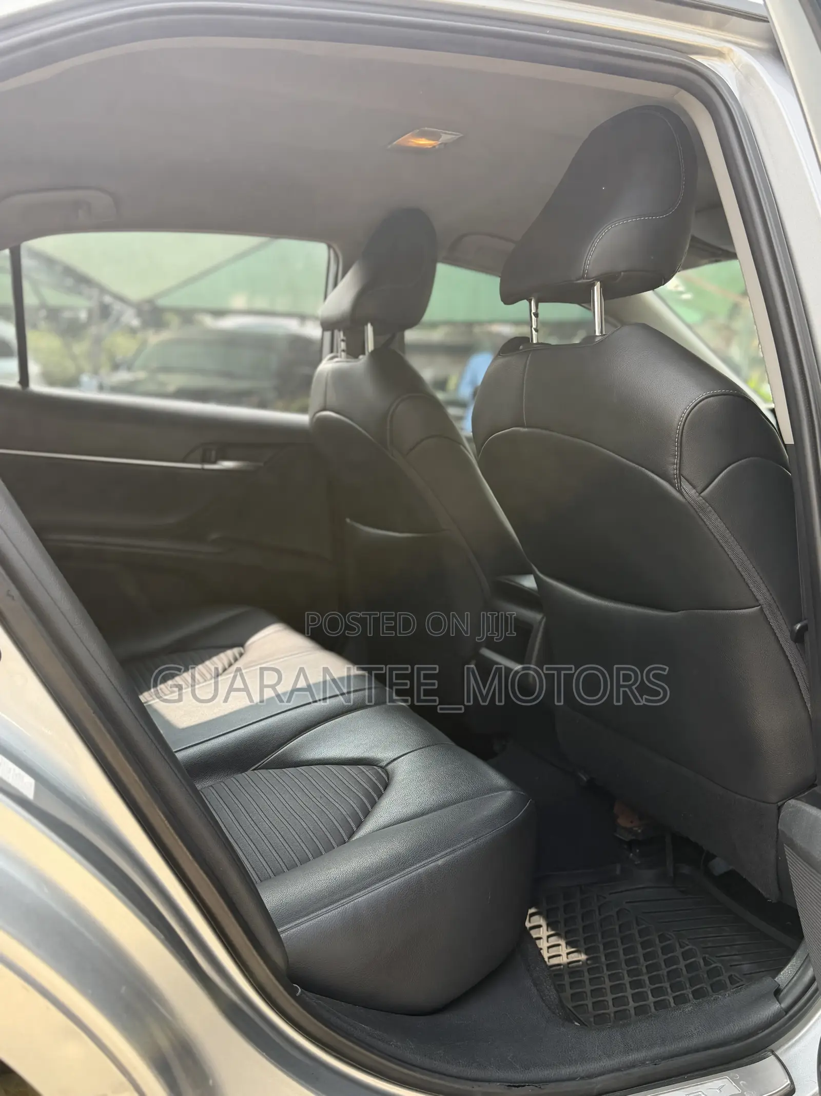 Toyota Camry 2018 Silver