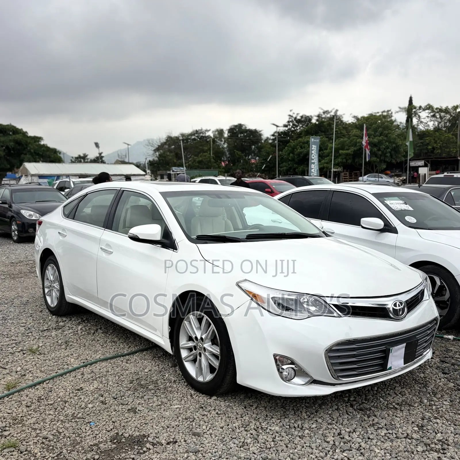 Toyota Avalon XLE FWDSedan (3.6L 6cyl 6A) 2016 White