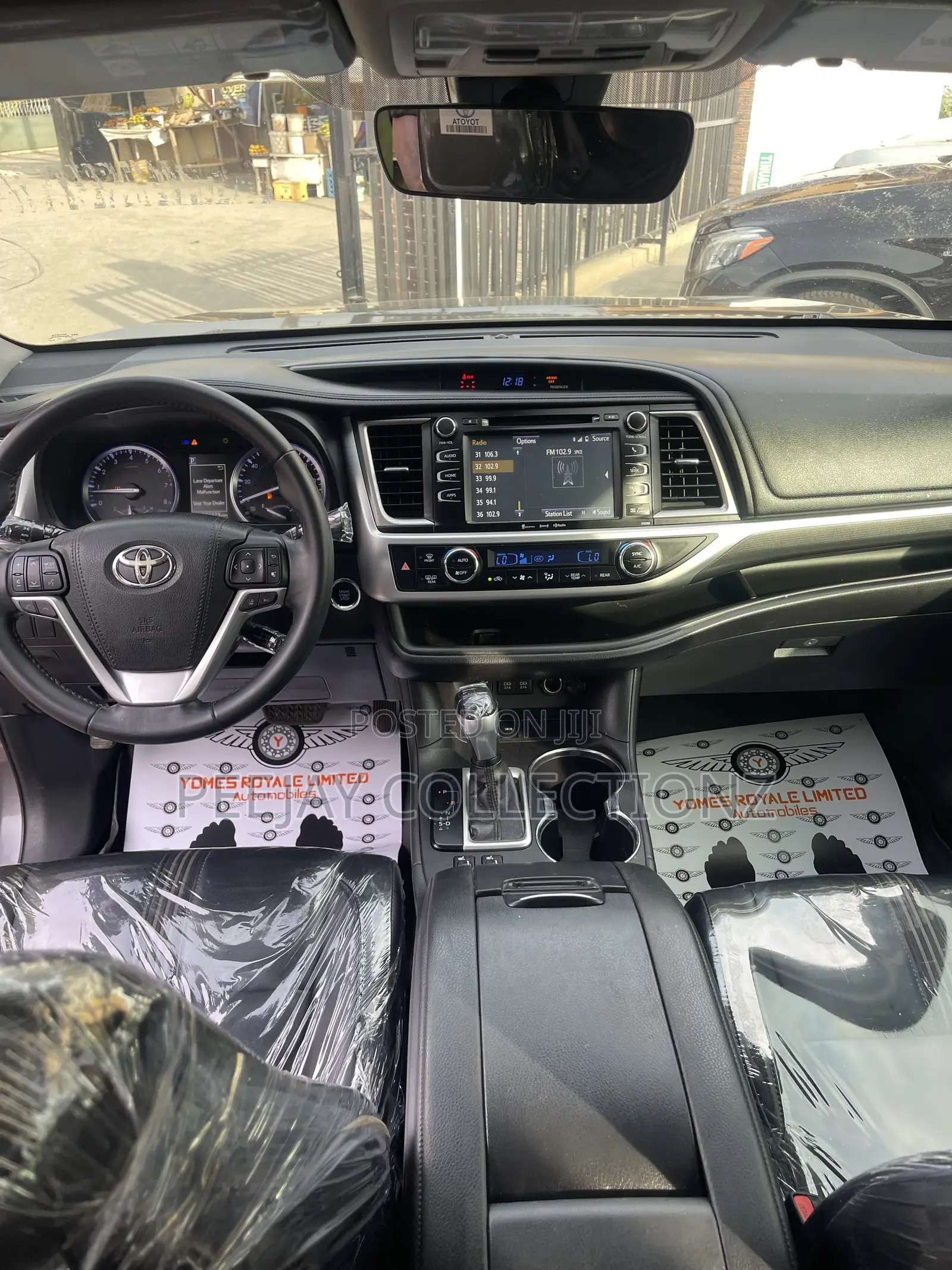 Toyota Highlander SE 4x4 V6 (3.5L 6cyl 8A) 2018 Gray