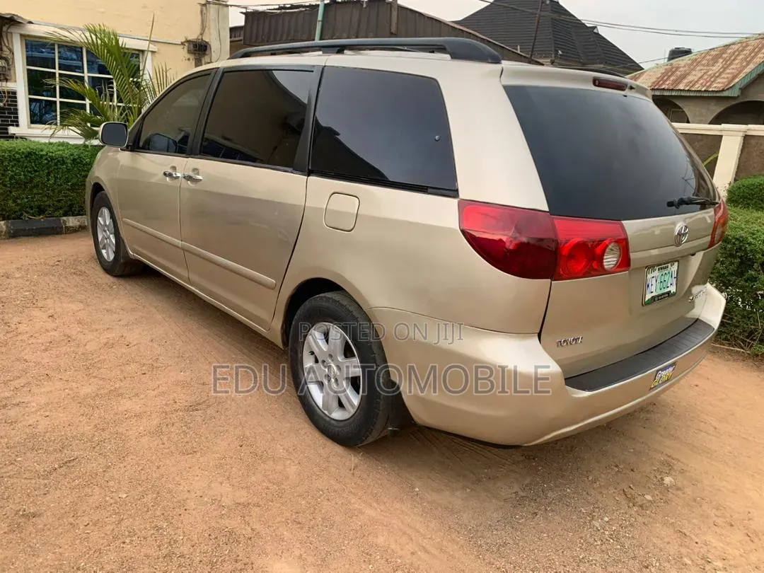 Toyota Sienna 2008 Silver