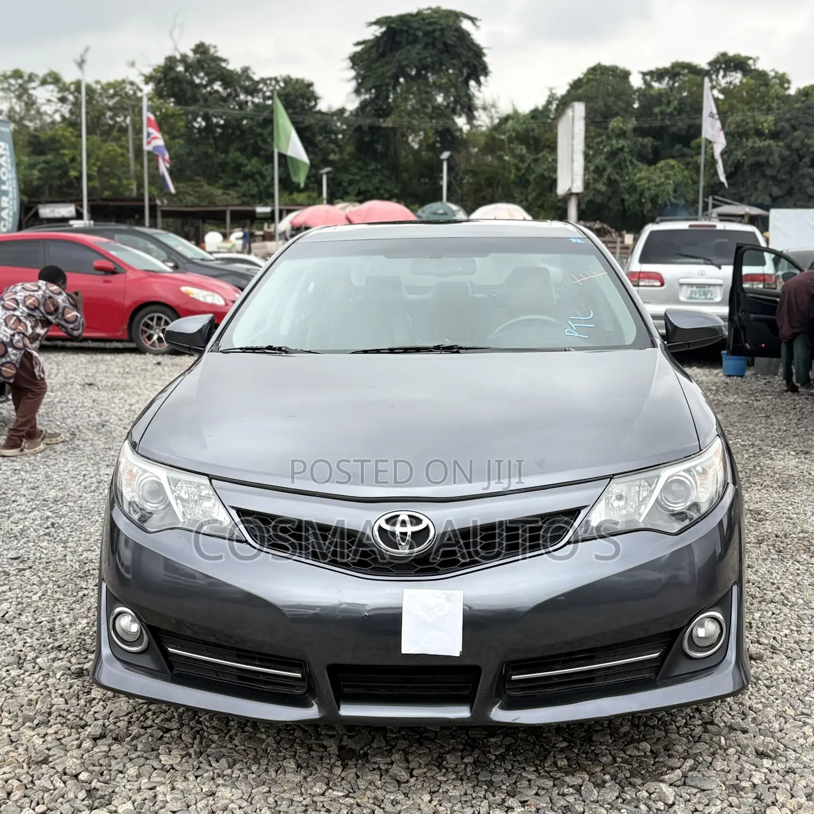 Toyota Camry SE V6 4dr Sedan (3.5L 6cyl 6A) 2013 Gray