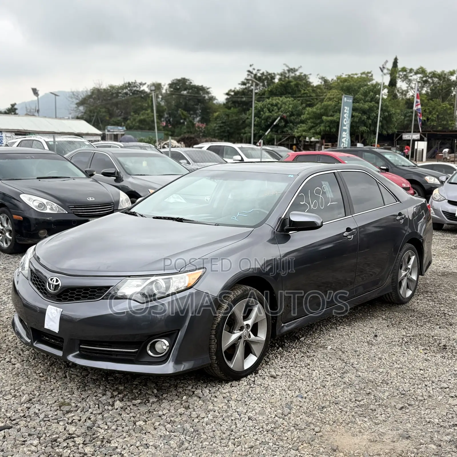 Toyota Camry SE V6 4dr Sedan (3.5L 6cyl 6A) 2013 Gray