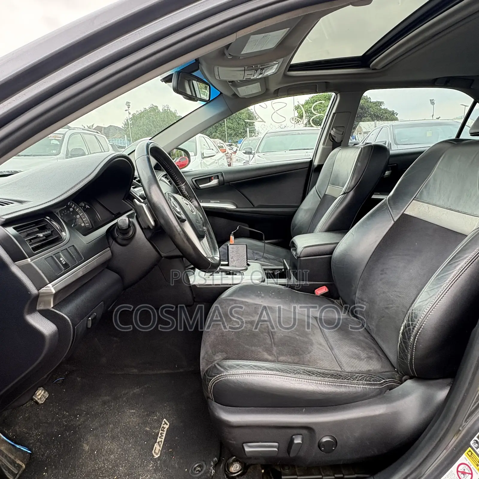 Toyota Camry SE V6 4dr Sedan (3.5L 6cyl 6A) 2013 Gray