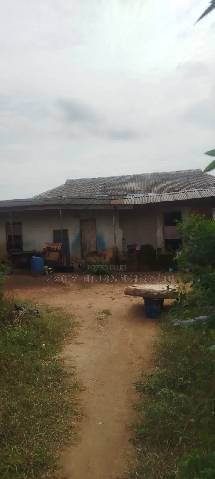 2bdrm Bungalow in Isuti, Igando / Ikotun/Igando for sale