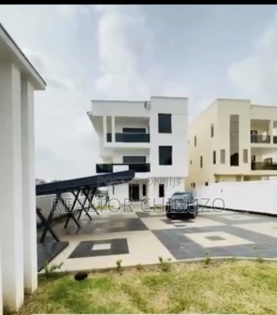 Furnished 7bdrm Duplex in Abuja Top Realty, Guzape District for sale